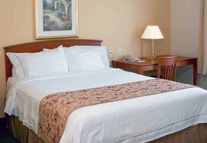 Towneplace Suites Raleigh Cary/Weston Parkway Kültér fotó